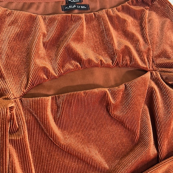 Urban Outfitters Orange Rust Velvet Ribbed Long Sleeve Keyhole Cutout Bodysuit - Picture 4 of 7